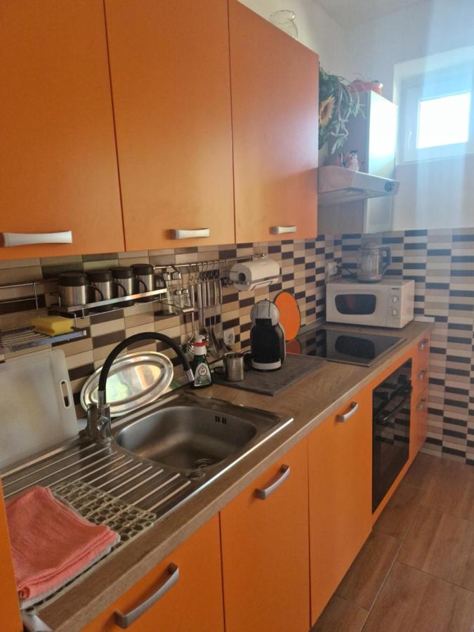 Vera Apartment Kampor Exterior photo